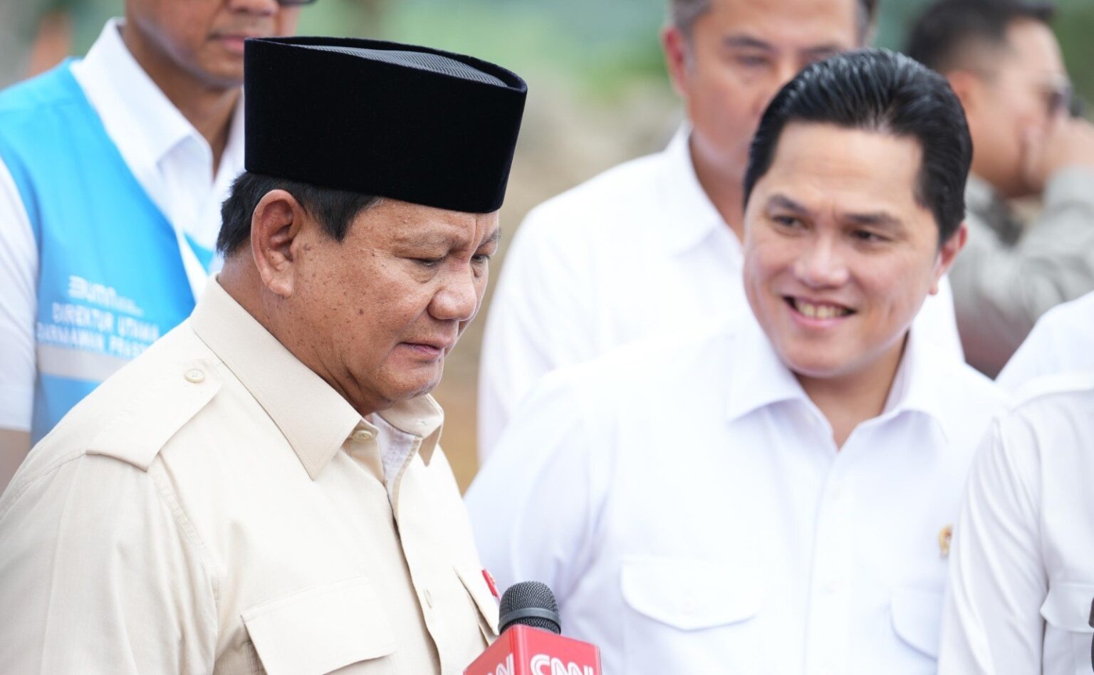 Presiden Prabowo didampingi Menteri BUMN Erick Thohir. Ist 1536x948 1