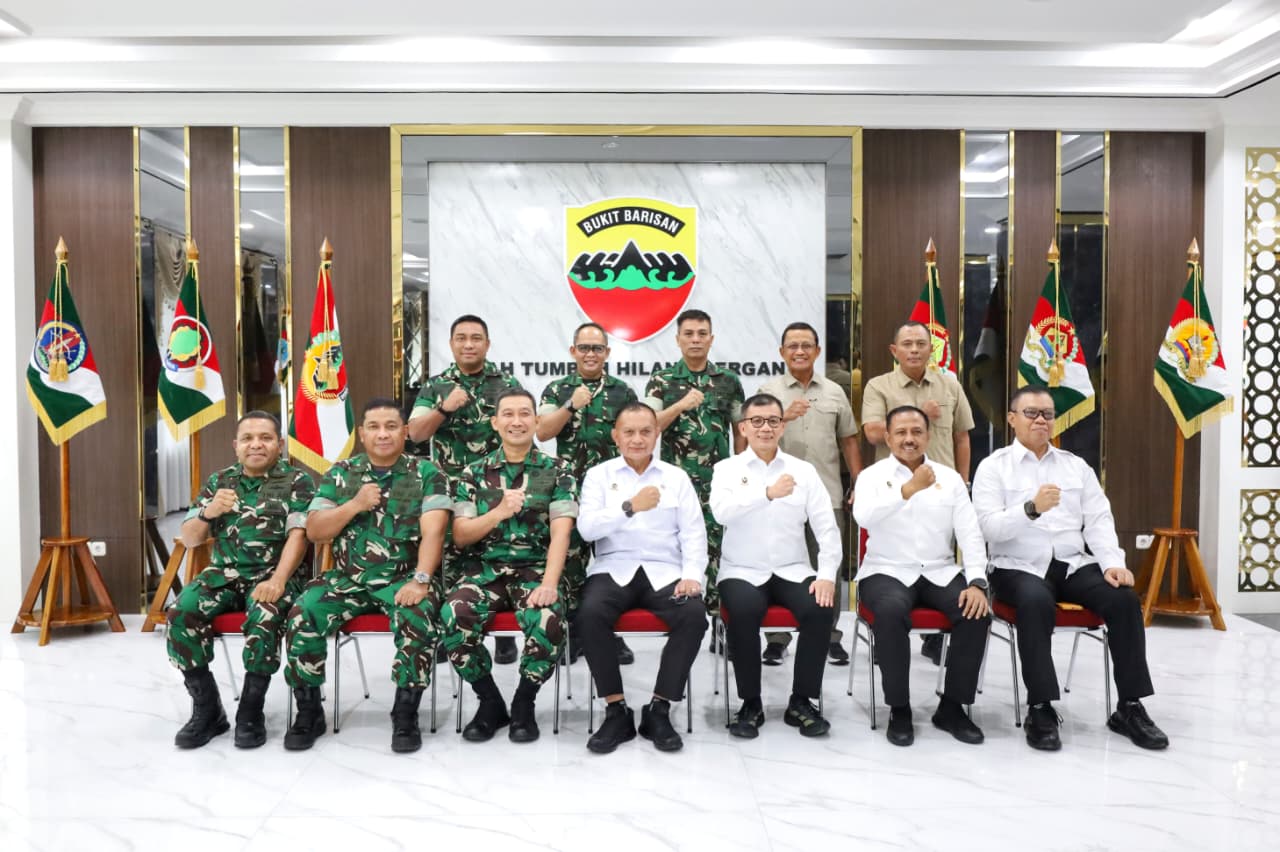Wamenko Polkam Audiensi dengan Pangdam I/BB Sebelum Tinjau Huntap di Aceh Utara 2 a9745d1d 02af 406d b367 5e53df2228b5