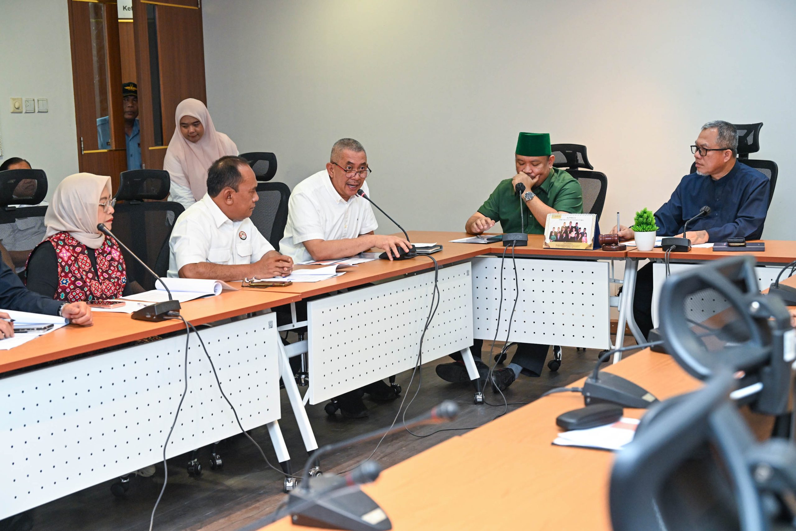 Sekdaprovsu hadiri RDP Pansel KPID bersama Komisi 1.jpg scaled