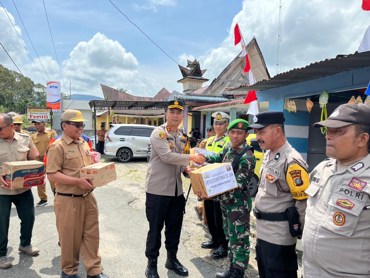 Kapolres Pakpak Bharat dan Forkopimda Tinjau Pos PAM, Pastikan Mudik Aman dan Lancar 2 dcea49df 8b37 498a b8ea db9740afd06e