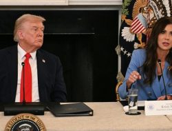 Trump Pecat Menteri Keamanan Dalam Negeri Kristi Noem