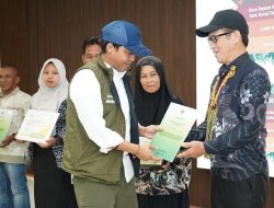Menteri Kehutanan Serahkan SK Perhutanan Sosial di Kaltim, Dorong Penguatan Ekonomi Masyarakat Hutan