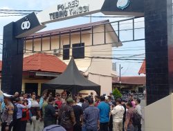 Massa TTB Unras di Polres Tebingtinggi, Desak Pengusutan Dugaan Anggaran Bappeda, Nama Sekda Ikut Disorot