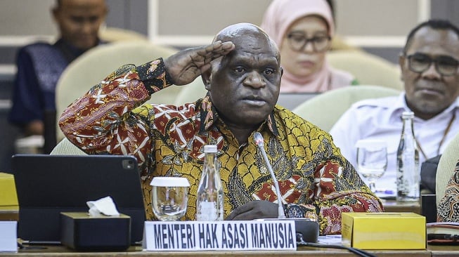 79240 menteri ham natalius pigai