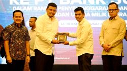 GUBSU TERIMA KUNGKER KOMISI II DPR RI 03.jpg