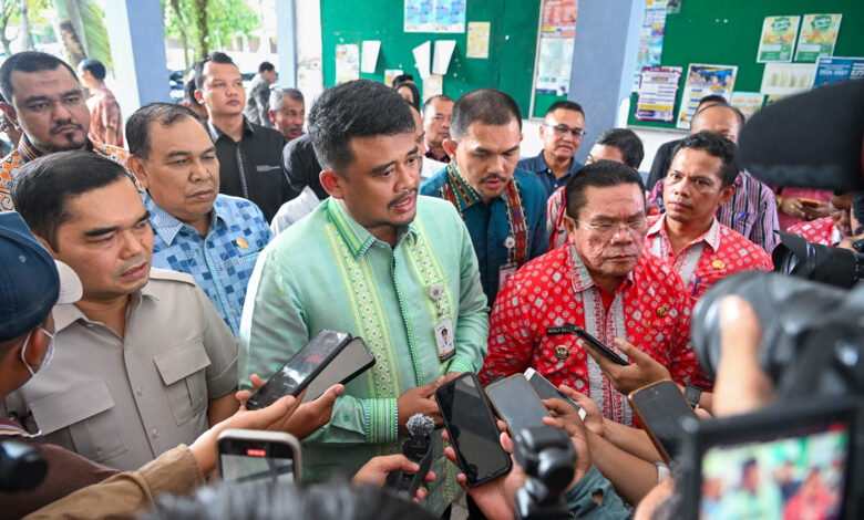 Gubsu tinjau SMA 5 Siantar 8.jpg 780x470 1