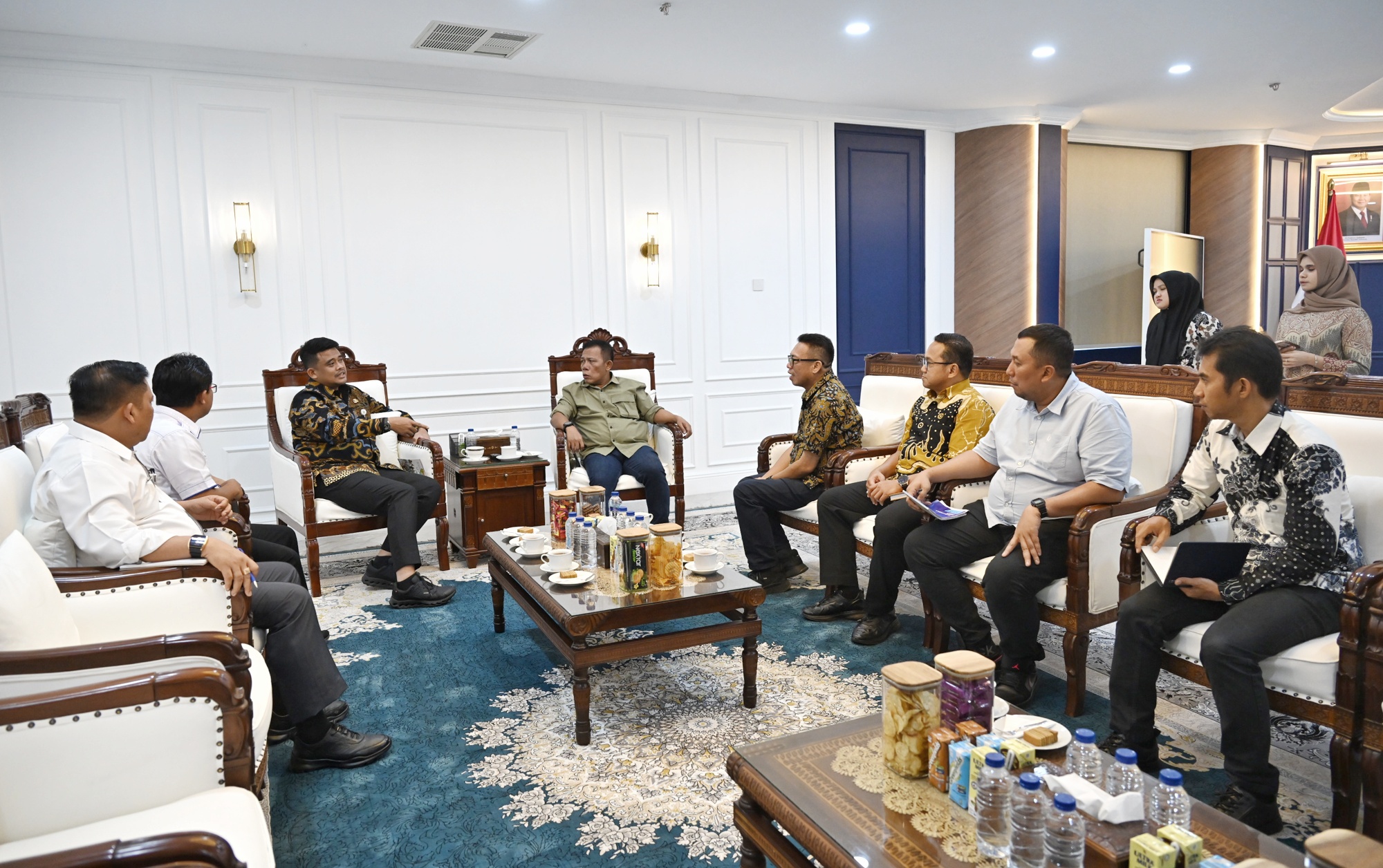 Gubsu Bupati Tapteng Terima Audiensi Kepala BBWS Sumatera II Medan 2 .jpg