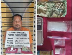 Dihadang Massa, Satresnarkoba Tetap Amankan Residivis Narkoba