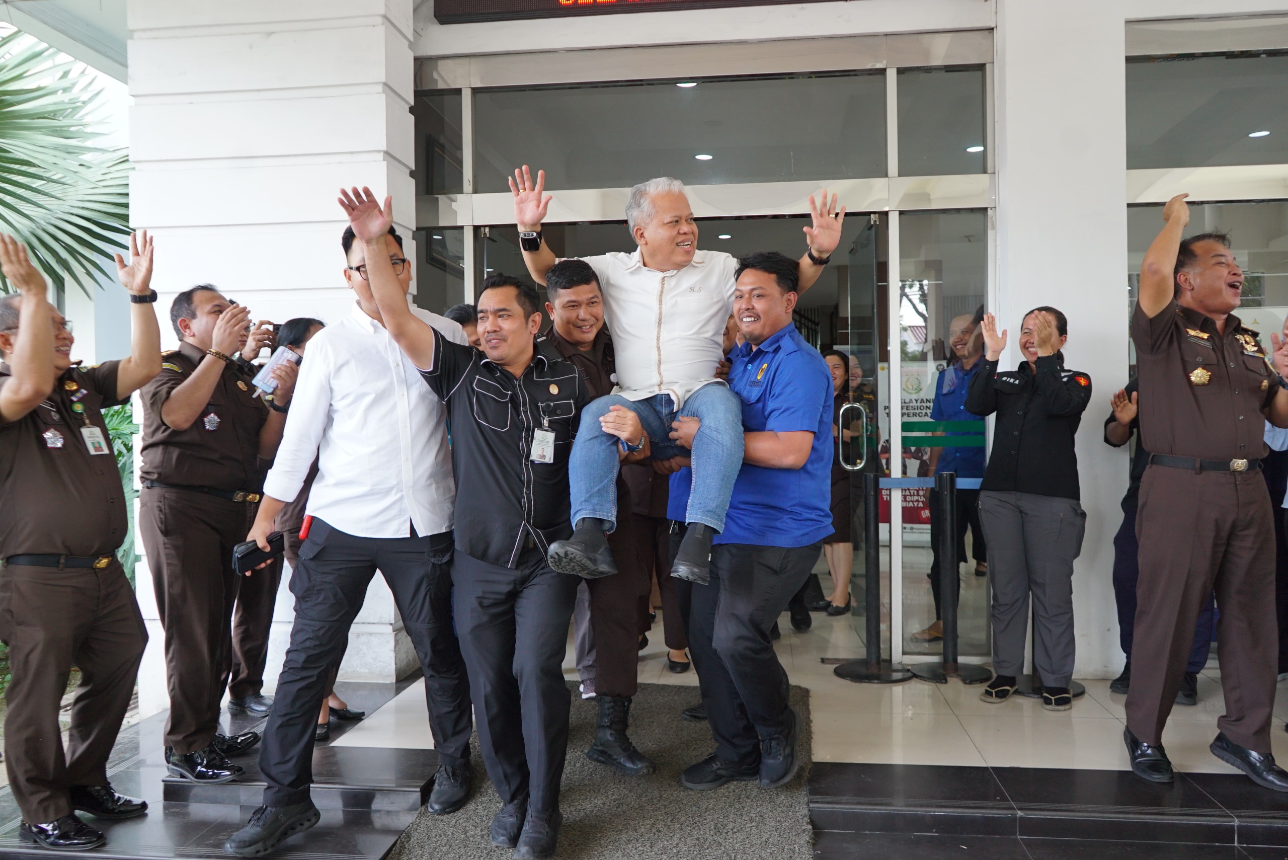 c74b08ba 0e20 4f0a aa23 016daf091a19