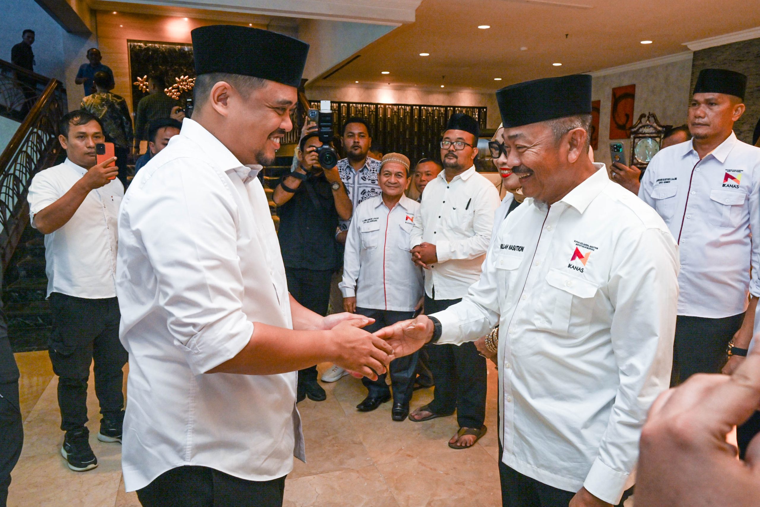 Gubsu hadiri Pelantikan DPD IKANAS Sumut 1.jpg scaled