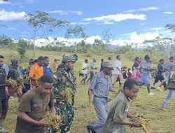 Membina Generasi Muda Papua, Satgas Yonif 521/DY Hadir dalam Acara Kelulusan dan Pelepasan Siswa Kelas XII SMAN di Distrik Eragayam