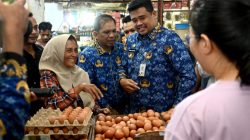 Potensi Pajak Opsen MBLB Sumut Diperkirakan Tembus Rp5 Miliar per Tahun 6 KADISPERINDAG SAAT DAMPINGI GUBERNUR SUMUT SIDAK PASAR SUKARAMAI.jpg 1 780x470 1