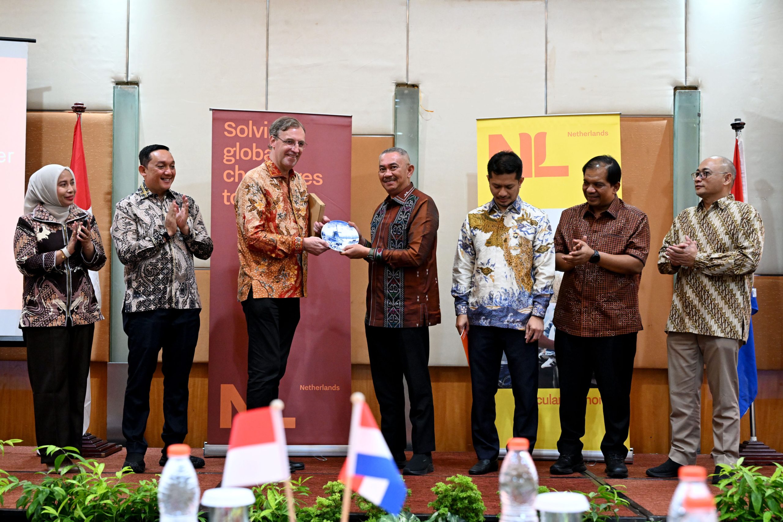PJ SEKDA PELANTIKAN KONSUL KEHORMATAN BELANDA 08.jpg scaled