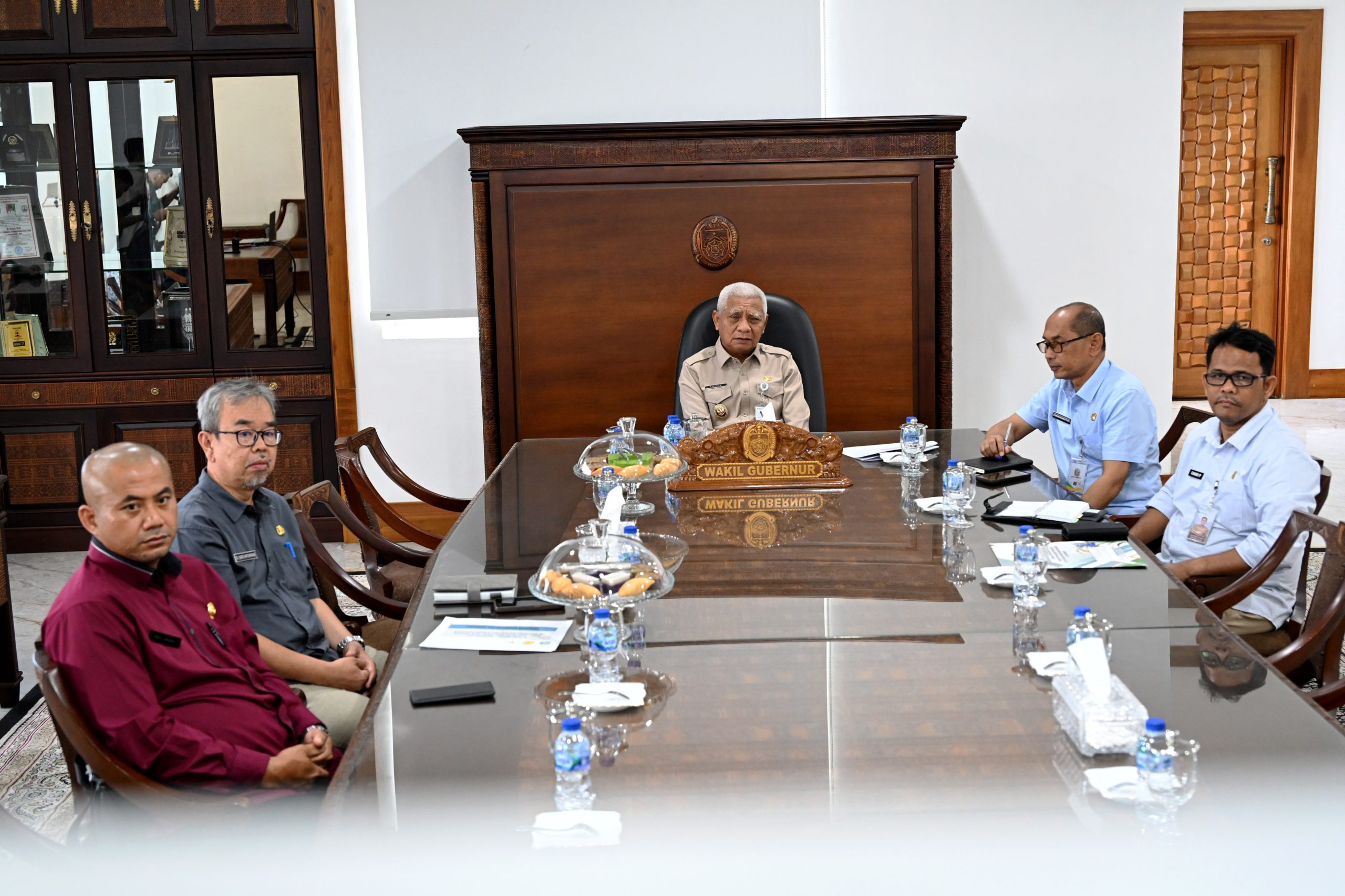 WAGUB SERAH TERIMA BANTUAN PRESIDEN 03.jpg scaled