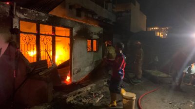 Tiga Unit Rumah Terbakar, Damkar Tebing Tinggi Kerahkan Lima Armada