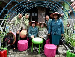 Pastikan Program PKK Berjalan Optimal, Titiek Sugiharti Tinjau Desa Temberun