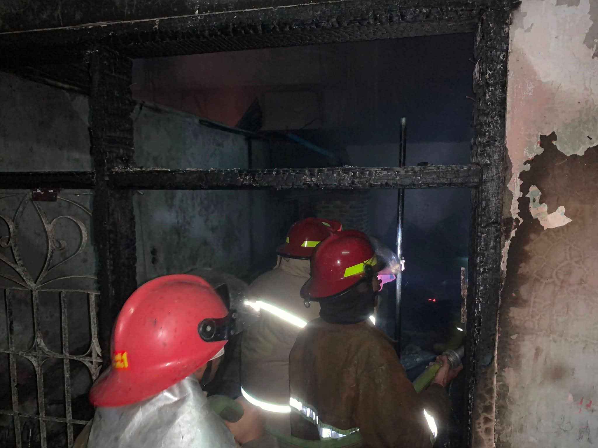 Tiga Unit Rumah Terbakar, Damkar Tebing Tinggi Kerahkan Lima Armada 3 358053ae 6645 4b2d 94db 503d07b78fdb