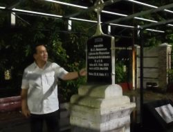 Diguyur Hujan, Effendi Simbolon Ziarah ke Makam Rasul Bangso Batak I.L. Nommensen di Sigumpar