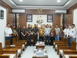 Perkuat Sinergi Pengawasan dan Penegakan Hukum, Kajati Sumut Terima Audiensi Ketua KPU Sumut