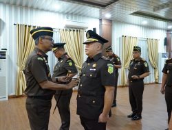 Kajati Sumut Muhibuddin Lantik Kajari Mandailing Natal dan Dua Koordinator Kejatisu