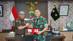 Perkuat Koordinasi Kelembagaan, Kajati Sumut Bertemu Pangdam I/BB