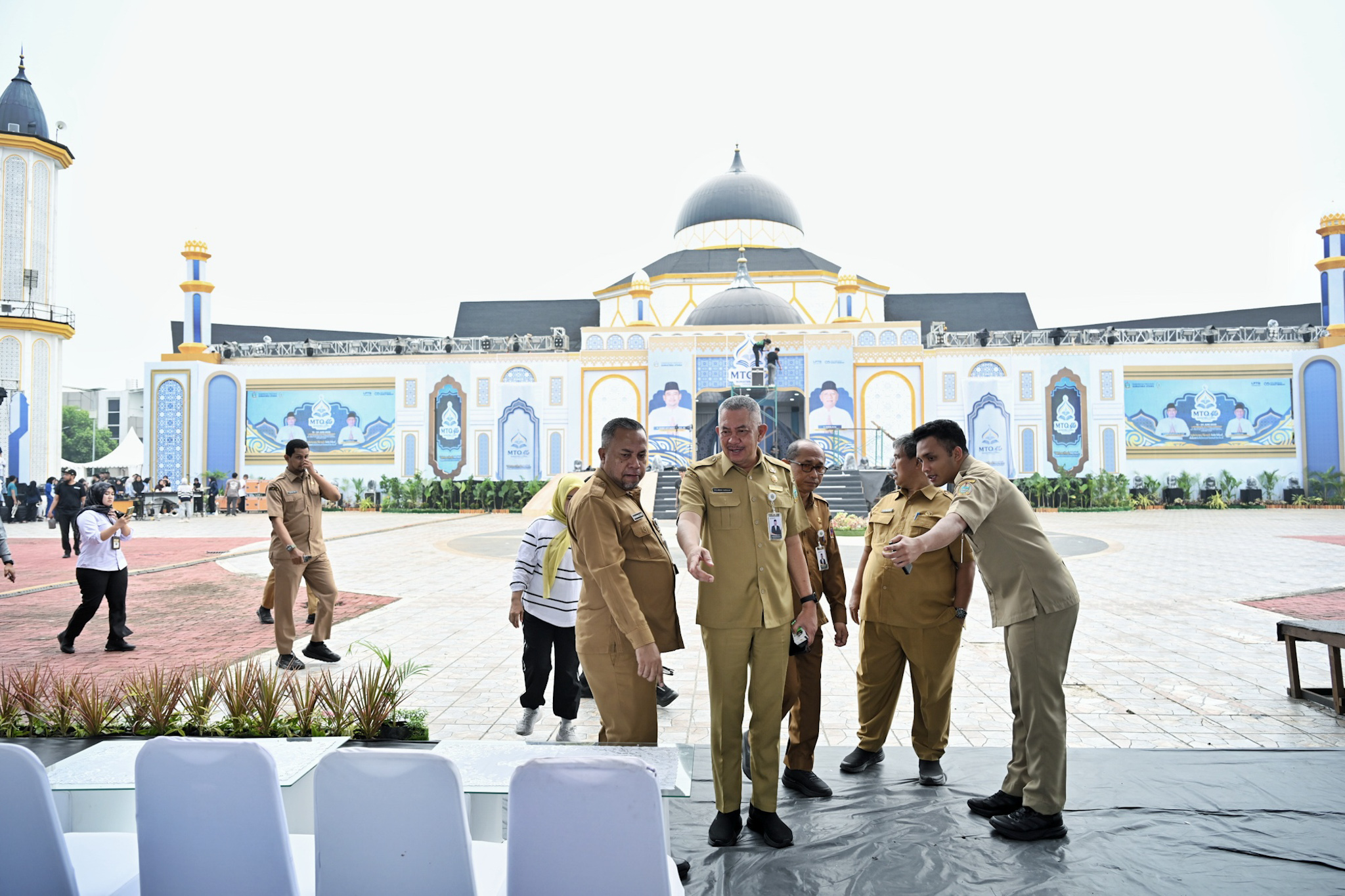 PjSekdaSumut Meninjau Venue MTQ Prov. Sumut 2.jpg