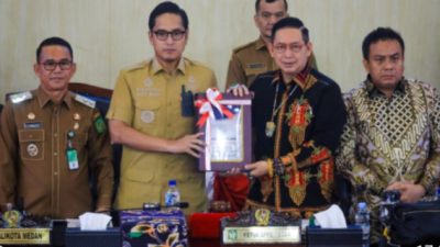 Rico Tegaskan Medan Tanpa Utang di Rapat Paripurna DPRD