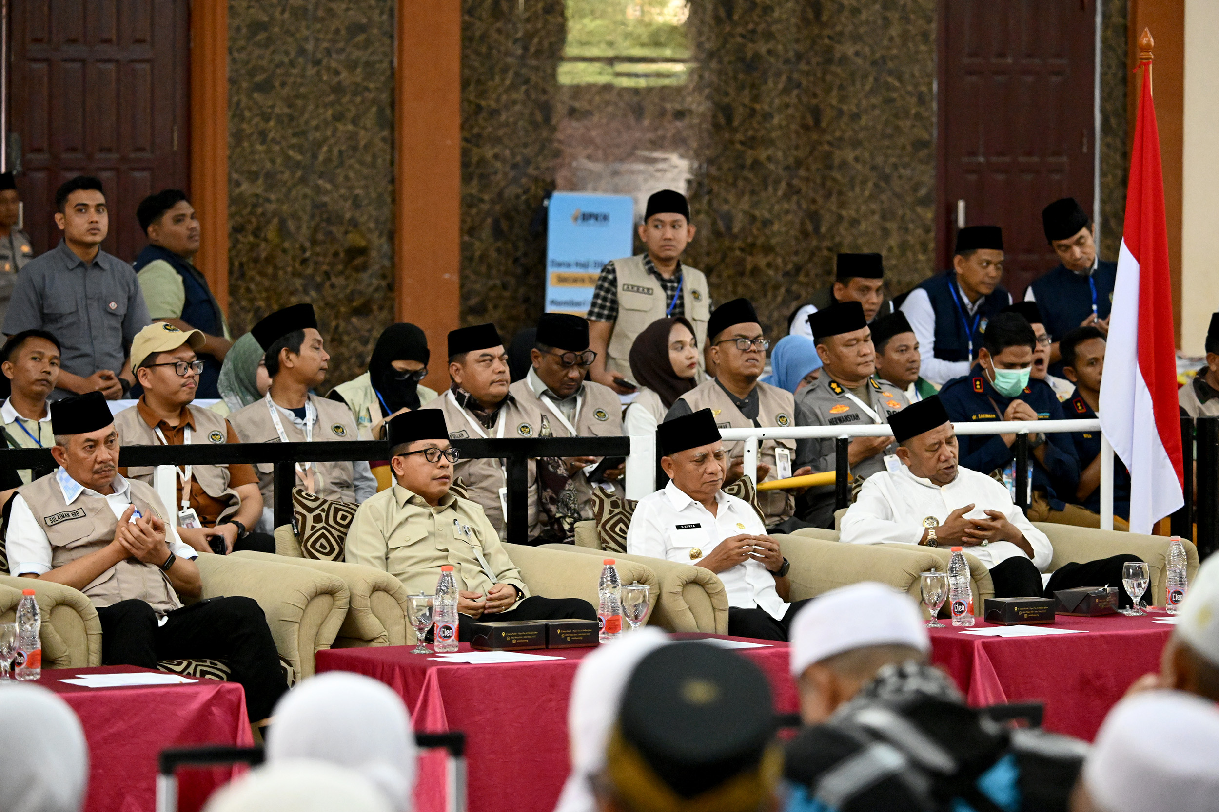 Wagub Sumut Sambut Kepulangan Haji Kloter 2 3.jpg