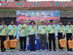 Eksebisi Menembak Kowad Kodam XVIII/Kasuari dengan Polwan Polda Papua Barat : Perkuat Sinergi melalui Ketangkasan Menembak