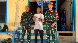 Satgas Pamtas RI-Malaysia Yonarmed 19/Bogani Terima Penyerahan Senjata Rakitan dari Warga di Bengkayang