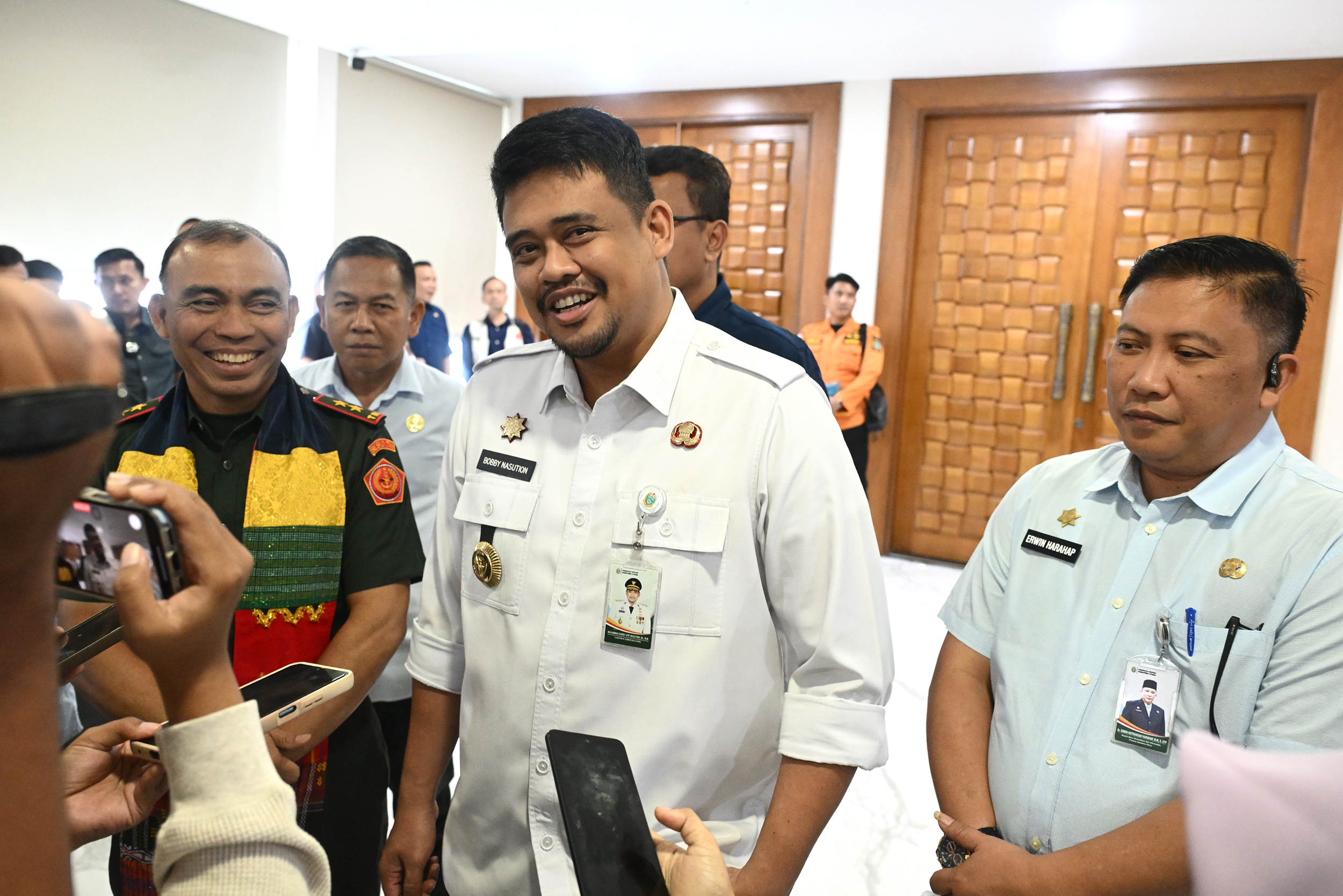 Gubernur wawancara 1.jpg