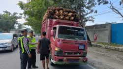 Tekan Angka Kecelakaan, Satlantas Polres Tanjungbalai Edukasi Sopir Truk Soal Bahaya ODOL 3 ca93ca75 1f5a 4747 8e3c d407bcdf92aa