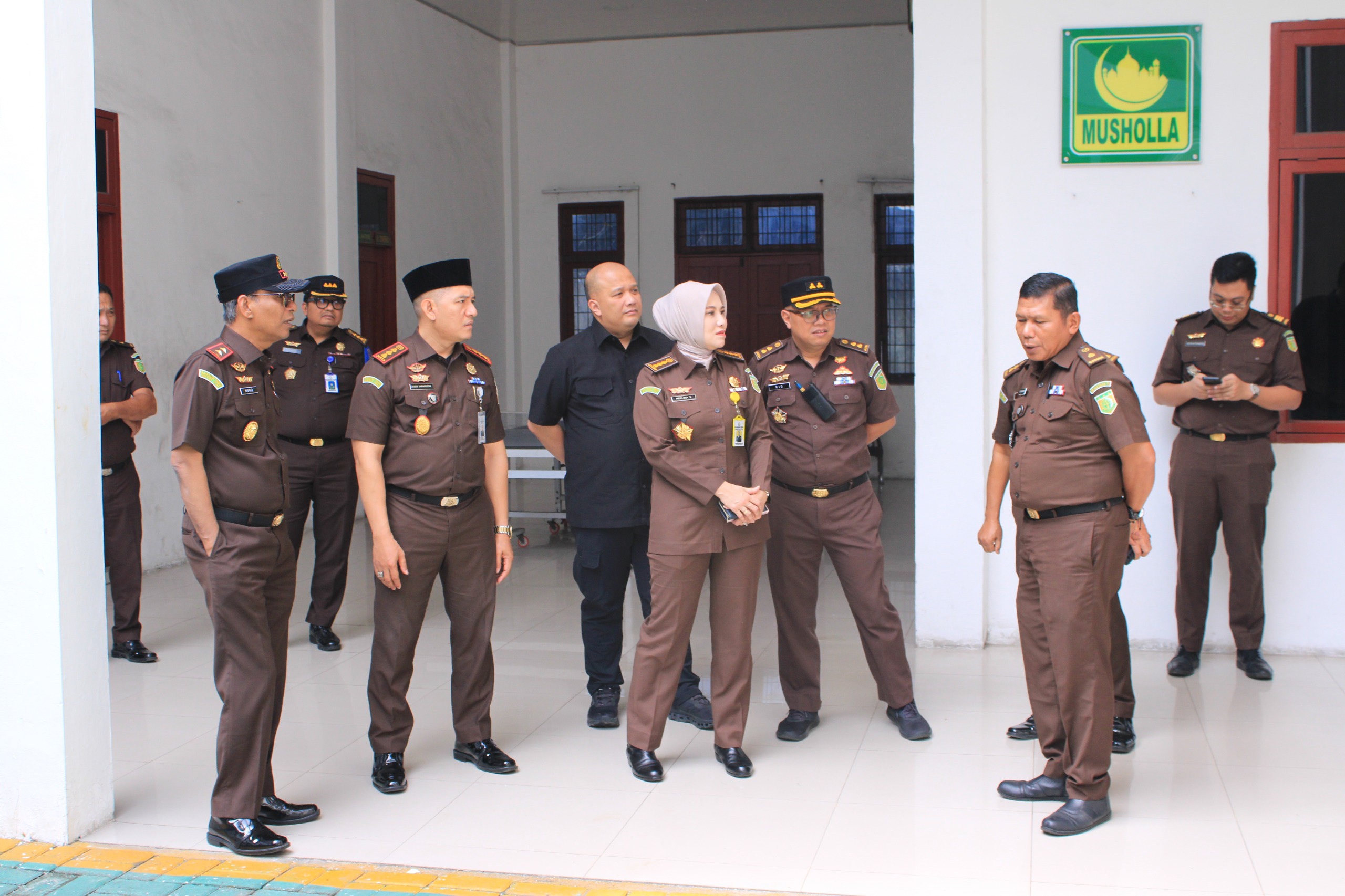 Inspeksi Mendadak di Kejari Belawan, Kajati Sumut Ingin Pastikan Kondisi Kinerja Jajaran 2 cab689c6 ca80 4969 82d6 b630d07dabb7