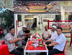 Cicip Kerang Rebus Idola, Rustam Effendi: Sambalnya Mantap, Kerangnya Segar