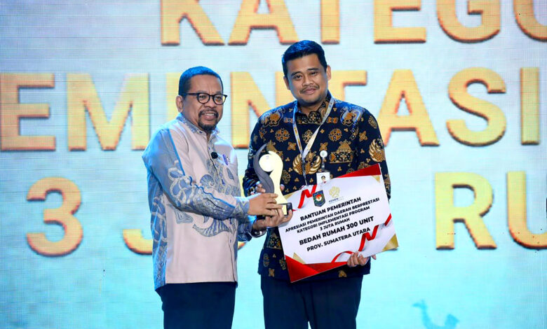 GUBERNUR SUMUT TERIMA PENGHARGAAN DARI KEMENDAGRI APRESIASI PEMERINTAH DAERAH BERPRESTASI 2.jpg 1 780x470 1