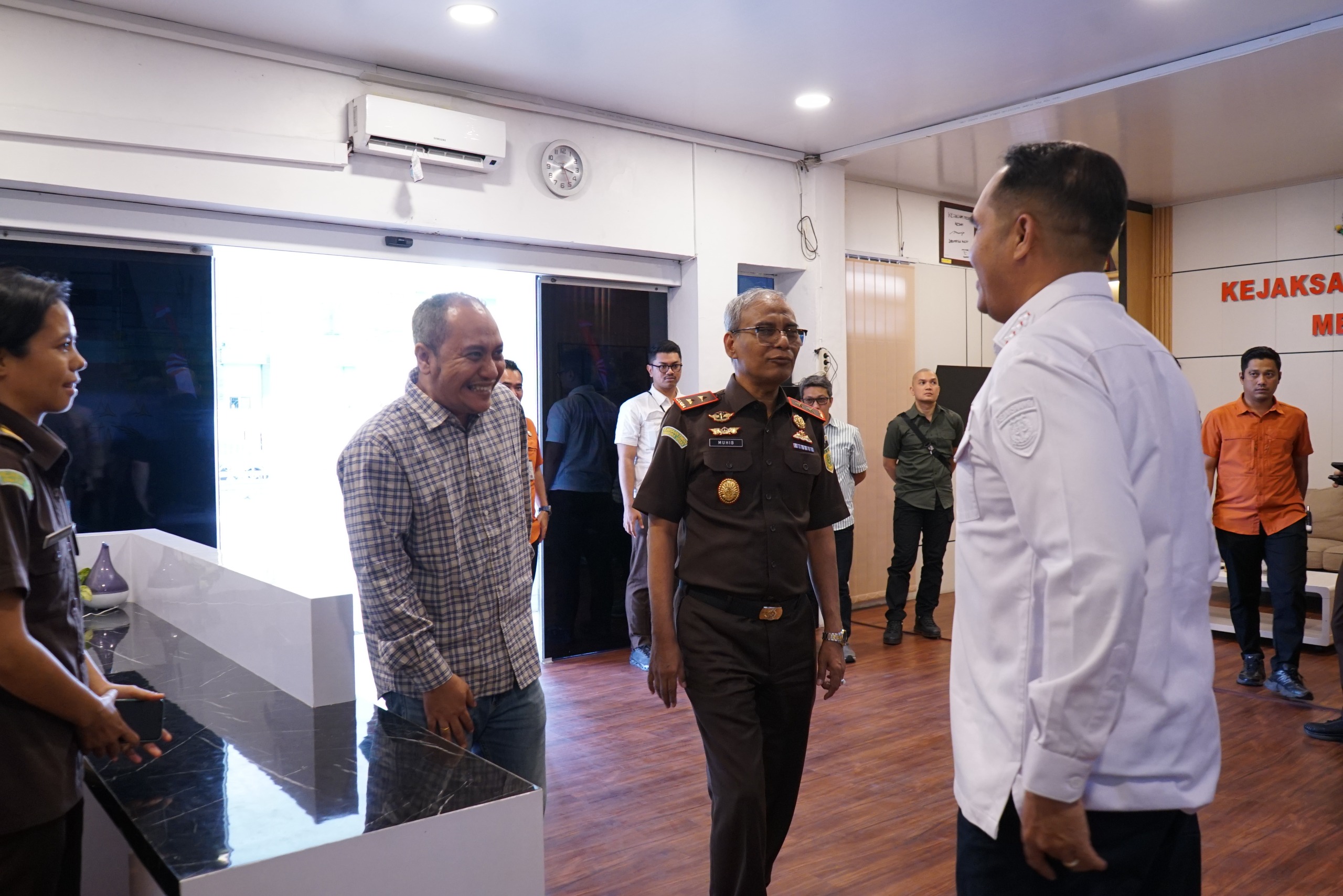 Pastikan Kesiapan Jajaran Dalam Penegakan Hukum, Kajati Sumatera Utara Inspeksi Kejaksaan Negeri Medan 2 IMG 20260805 WA0160