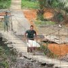 Program Bakti TNI Percepat Rehabilitasi Jembatan Gantung di Halongonan Timur