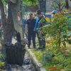 Rico Waas Kerahkan Jajaran Gotong Royong Bersihkan Parit Jalan Taduan dari Sedimentasi Tebal