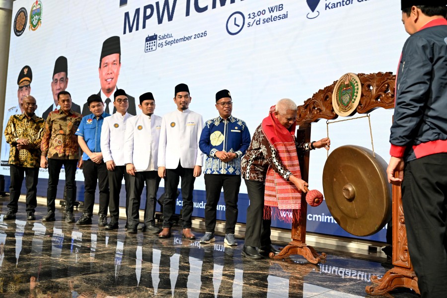 050926 WAGUB PELANTIKAN ICMI 04 jpg