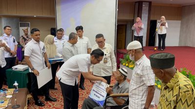 PKH Medan Makmur Resmi Disalurkan, Rico Waas Serahkan Bantuan Untuk 10 Ribu Warga Lansia dan Disabilitas