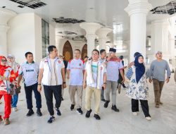 Bersih-Bersih Islamic Center, Zakiyuddin Ajak Warga Medan Hidupkan Lagi Semangat Gotong Royong