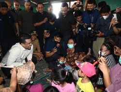 Tinjau Pengungsi Sinabung, Bobby Nasution Pastikan Keselamatan Warga