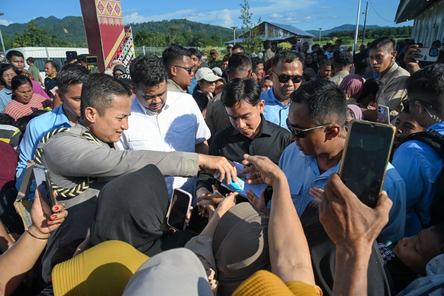 Kunjungan Wapres di Huntap Desa Napa Tapsel 2 jpg