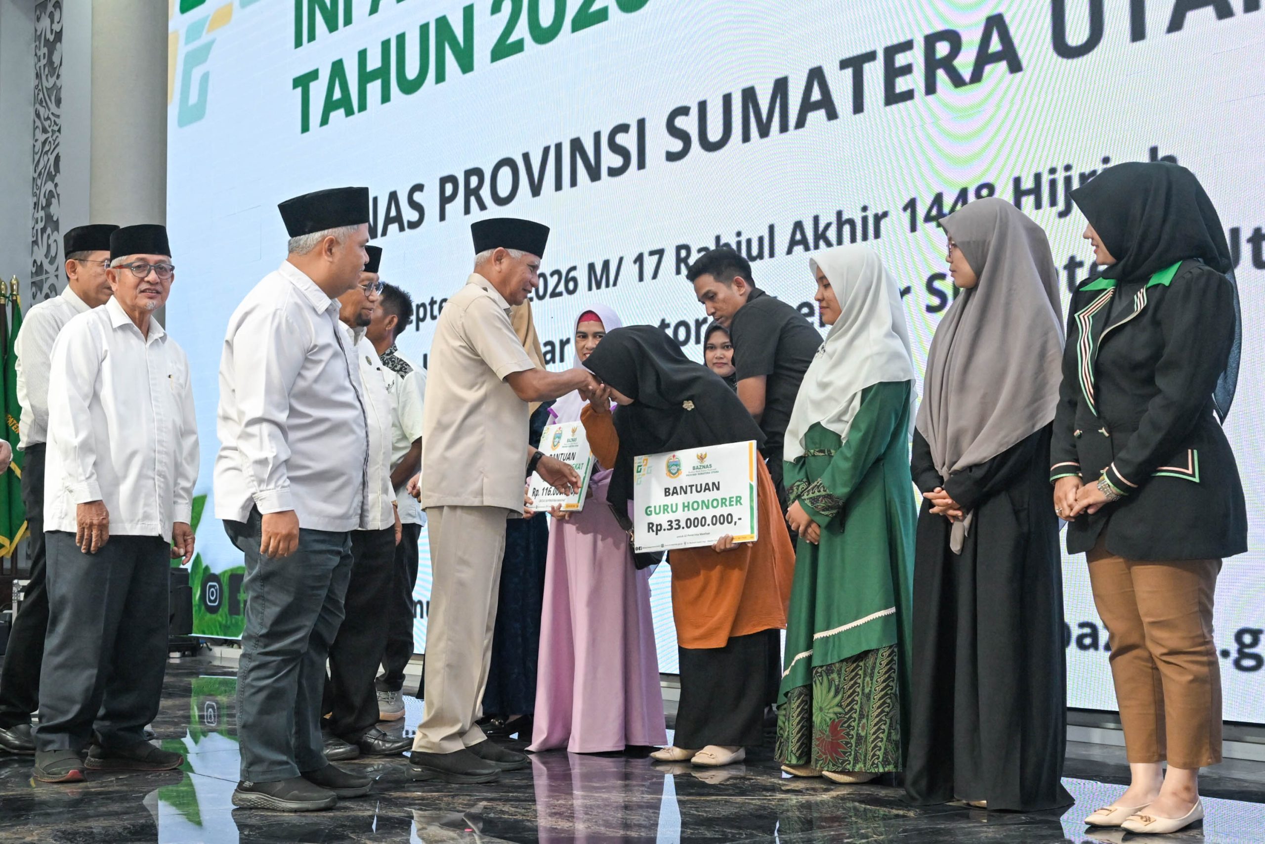 Penyerahan Zakat Triwulan III 2 .jpg scaled