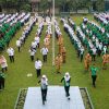Semangat Anak Indonesia Hebat Menggema di SMPN 1 Medan, Mendikdasmen Abdul Mu’ti dan Rico Waas Senam Bersama Siswa