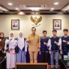 Bawa Nama Indonesia, Rico Waas Lepas 10 Pelajar Medan ke Ipoh Malaysia