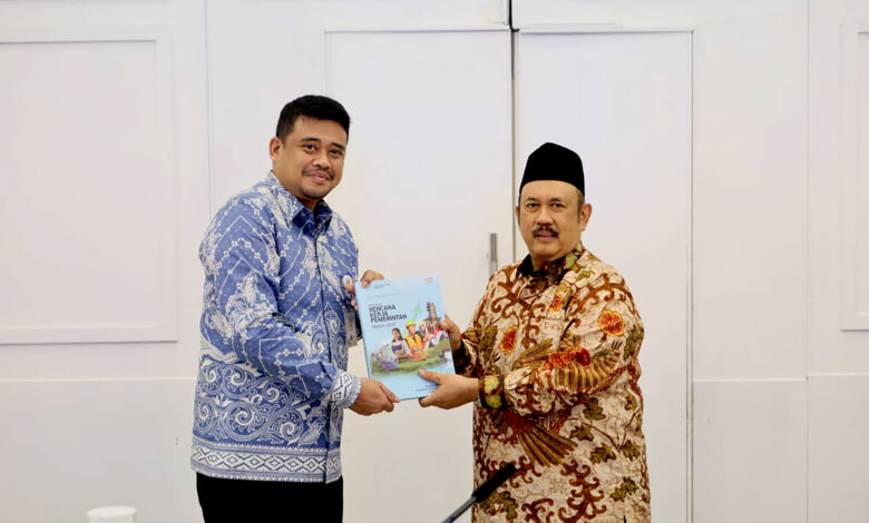 Foto Gubernur Sumut Rakor dengan Menteri Bappenas 1 780x470 1